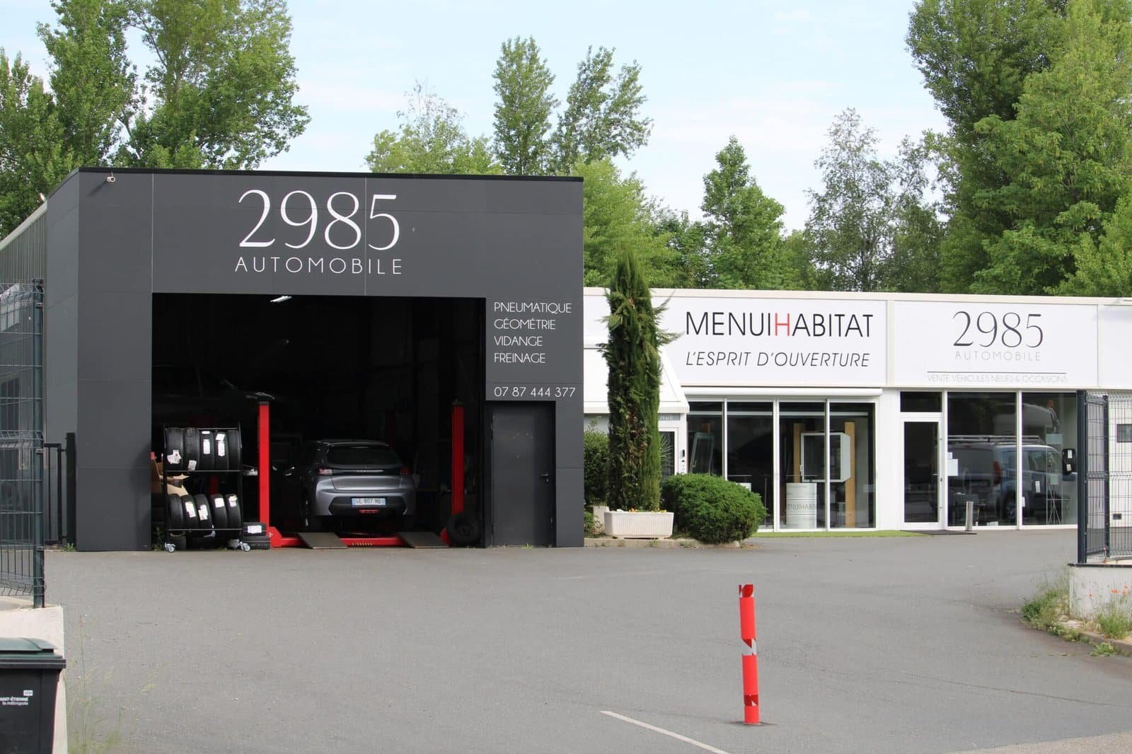 2985 automobile garage à La Talaudière devanture